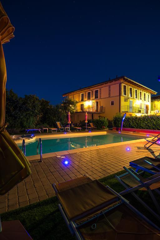Agriturismo Bianconiglio Монфорте-д'Альба Екстер'єр фото